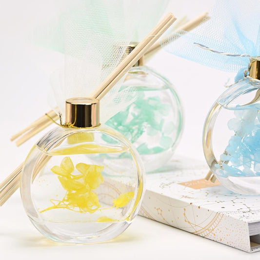 Αρωματικό χώρου με αποξηραμένα λουλούδια